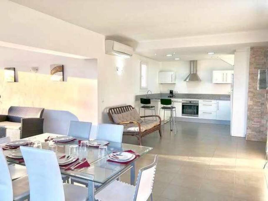 Amplio Con Jardin En Almadrava Apartment Roses